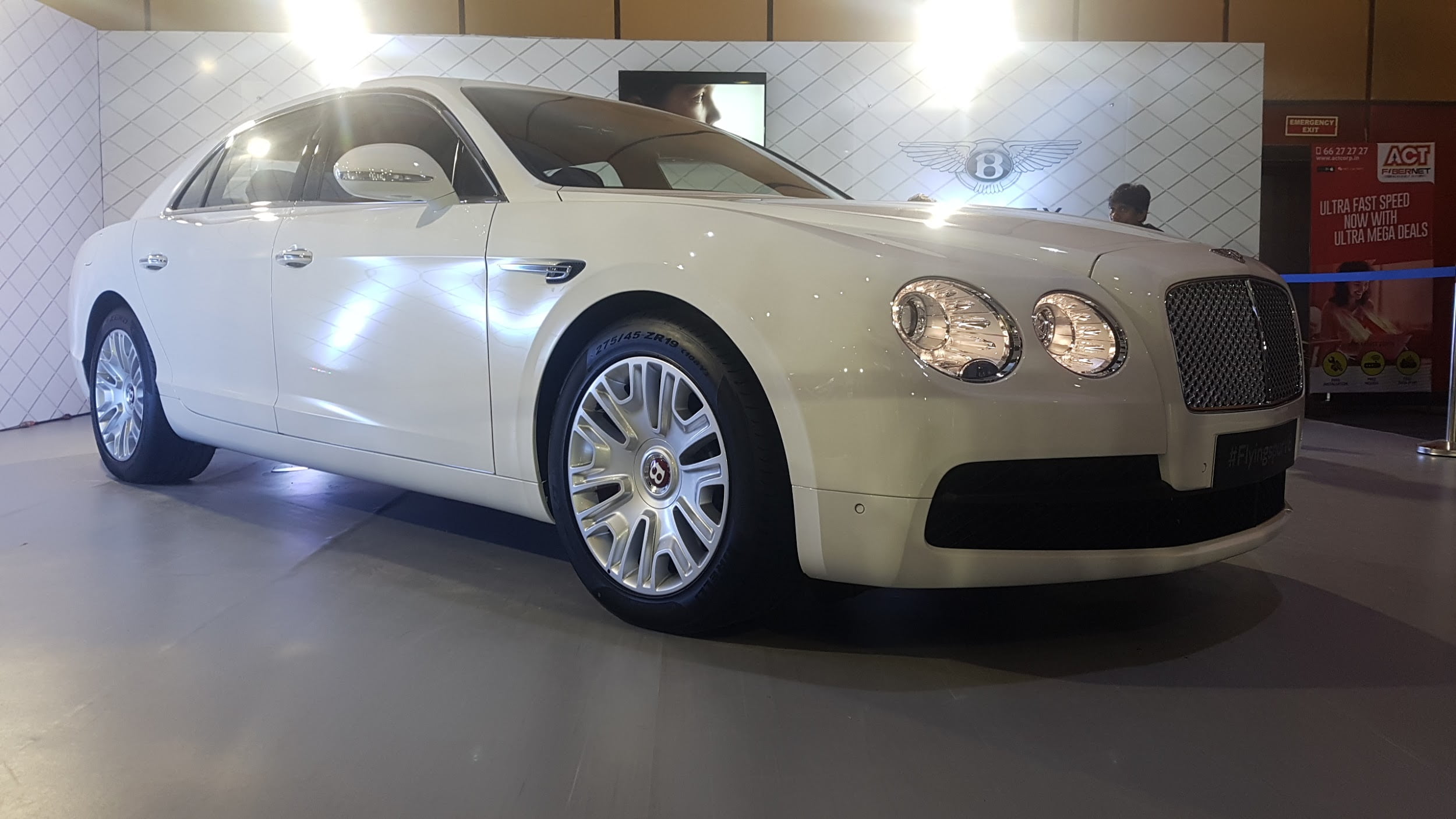 Bentley Flying Spur V8 