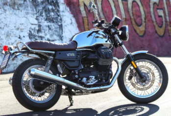 Moto Guzzi V7 III limited unveiled in France