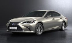 Lexus showcases its ES300h sedan in India