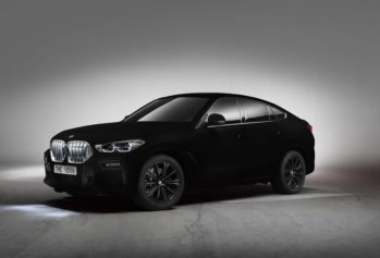 BMW showcases a “super black” X6 SUV